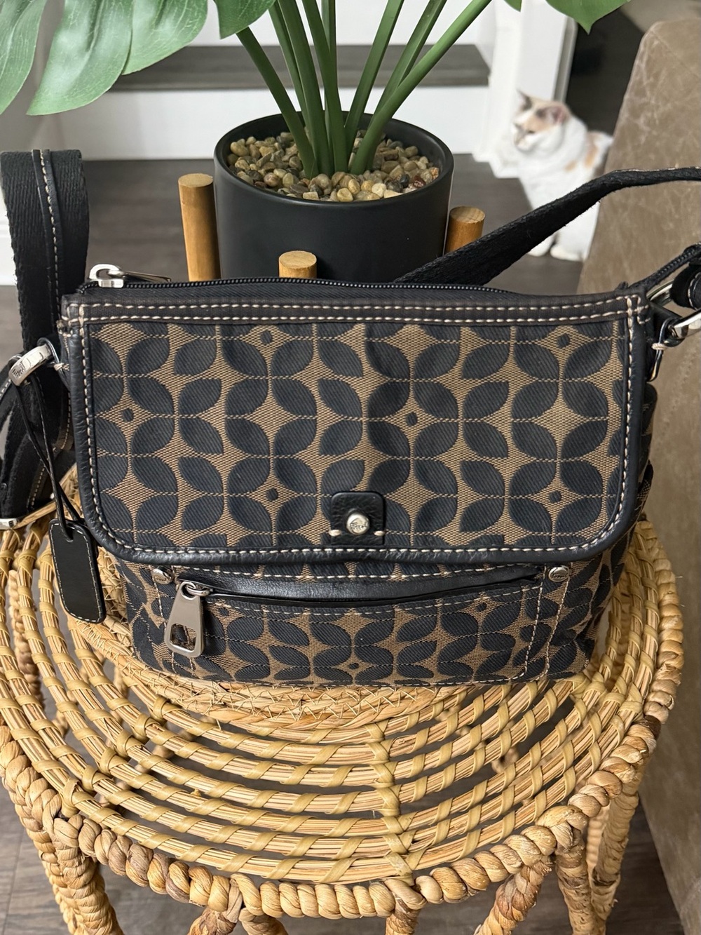 Fossil Signature Jacquard Floral Organizer Crossbody Bag Black Brown Y2K
